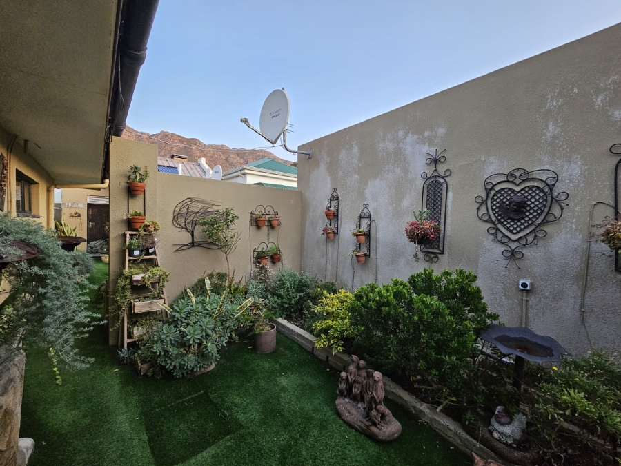 3 Bedroom Property for Sale in Gordons Bay Village Western Cape